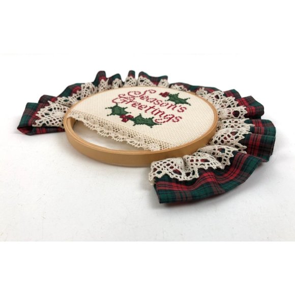 Seasons Greetings Counted Cross Stitch Wood Embroidery Hoop Lace Fabric Trim - Picture 3 of 8